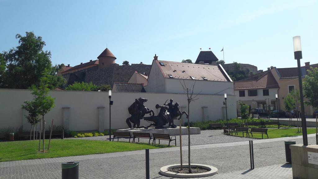 Orchidea Apartman Eger Exterior foto